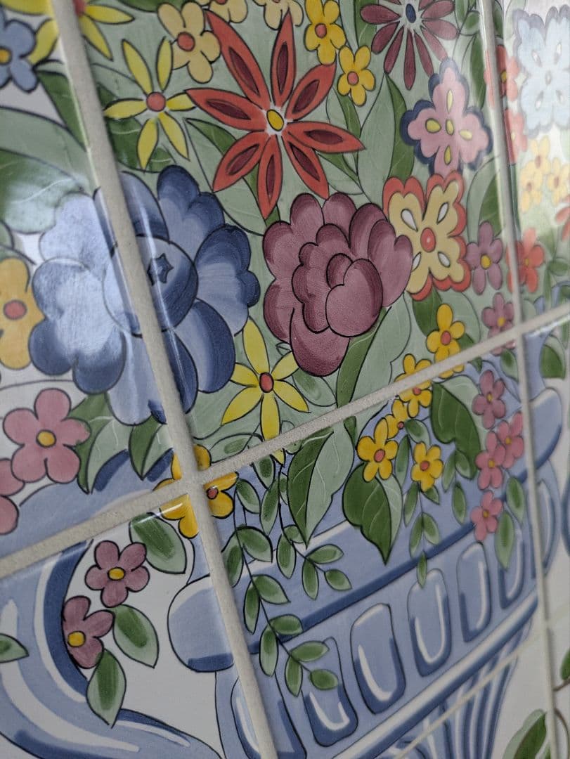 平田タイルの組タイル絵画　花瓶のお花アート