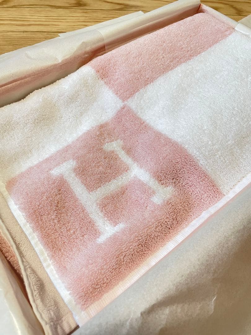 【新品】HERMES バスタオル タオルケットピンク　箱付き　アヴァロン