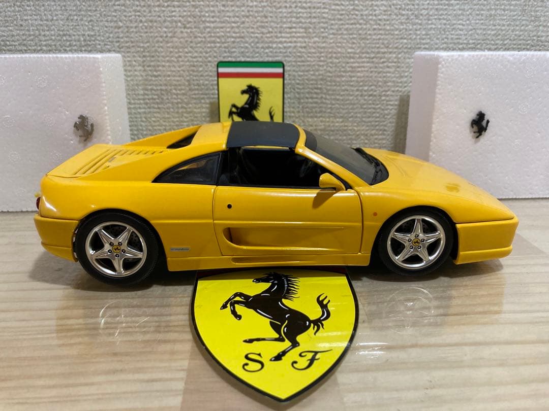 ミニカー FERRARI F 355 GTS 1:18