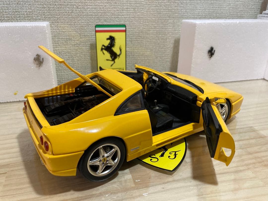 ミニカー FERRARI F 355 GTS 1:18