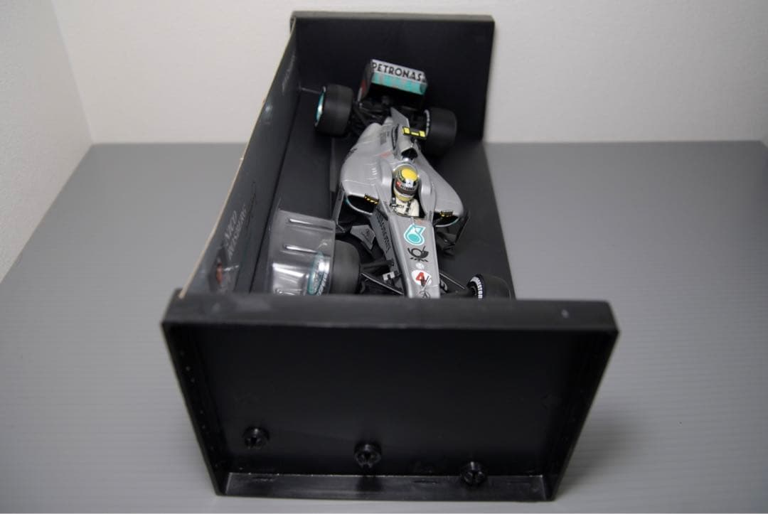ミニチャンプス F1 メルセデスGP 1/18 ニコ・ロズベルグ ミニカー