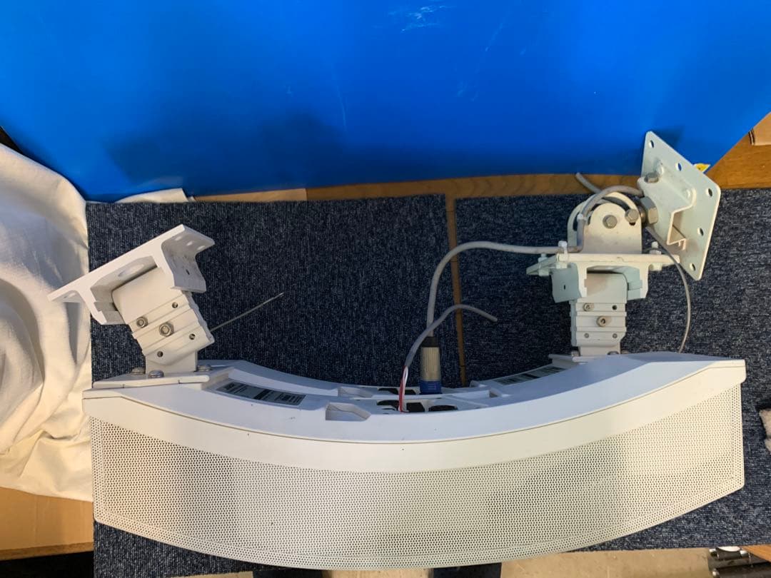 ① 2本　BOSE Panaray System 502A スピーカー金具付