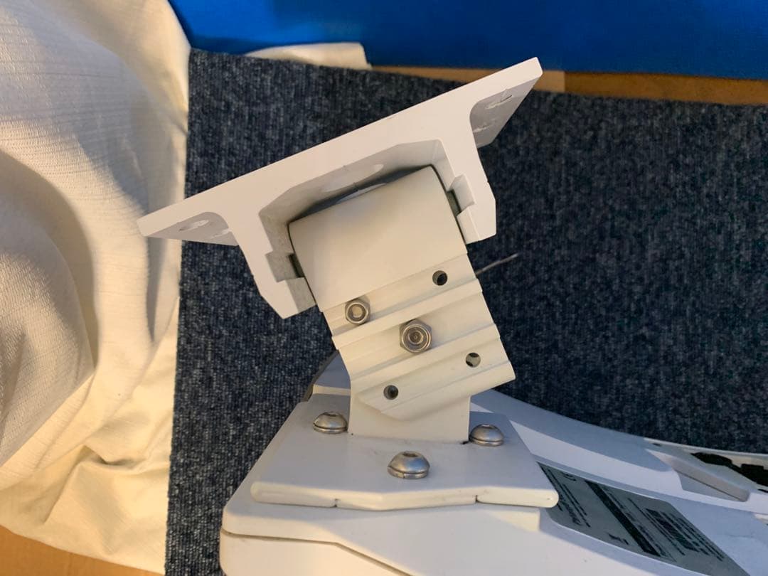 ① 2本　BOSE Panaray System 502A スピーカー金具付