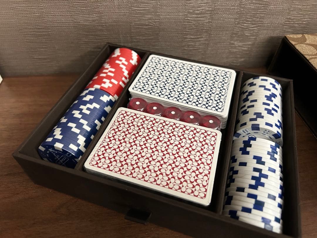 期間限定お値下げ　COACH ポーカーセット チップ・トランプ付き