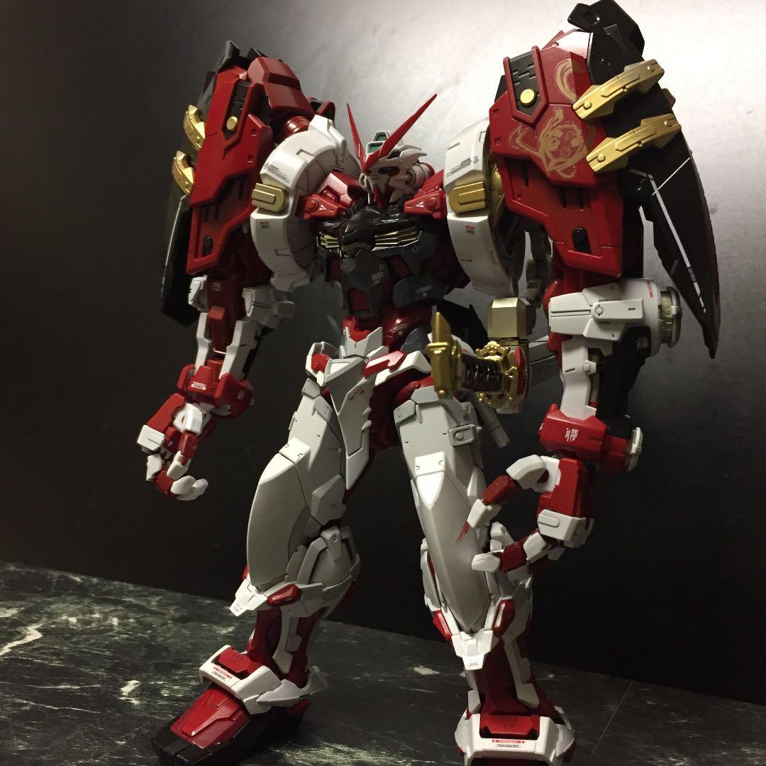 ガンプラ完成品1/100ガンダムアストレイパワードレッド　プラモデル完成品