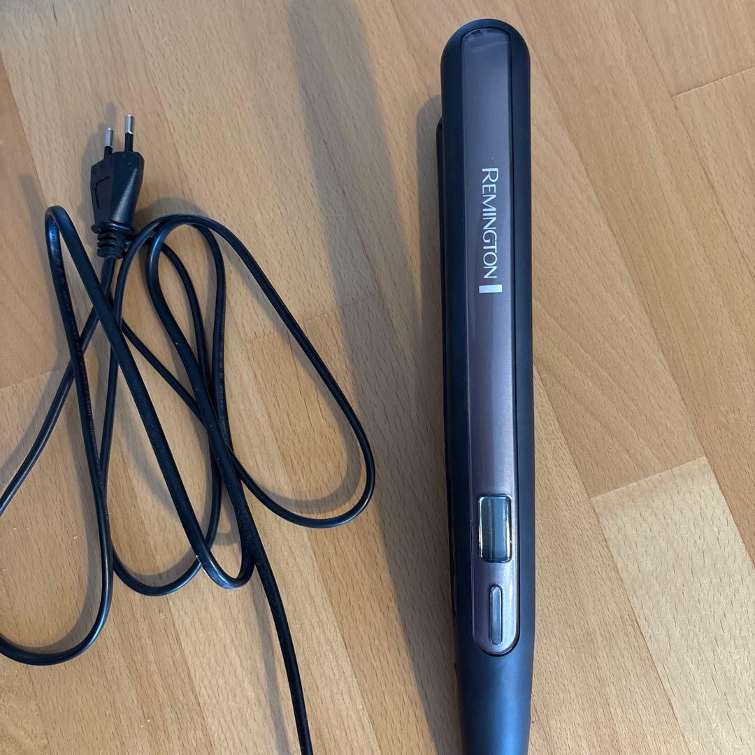 REMINGTON ストレートヘアアイロン S6505 収納ケース付き　海外対応