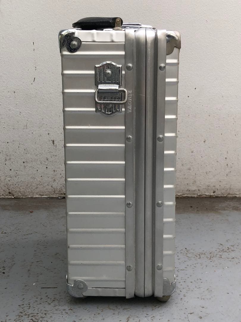 リモワ RIMOWA AMAZONAS アルミニウムコンパクトキャリーケース