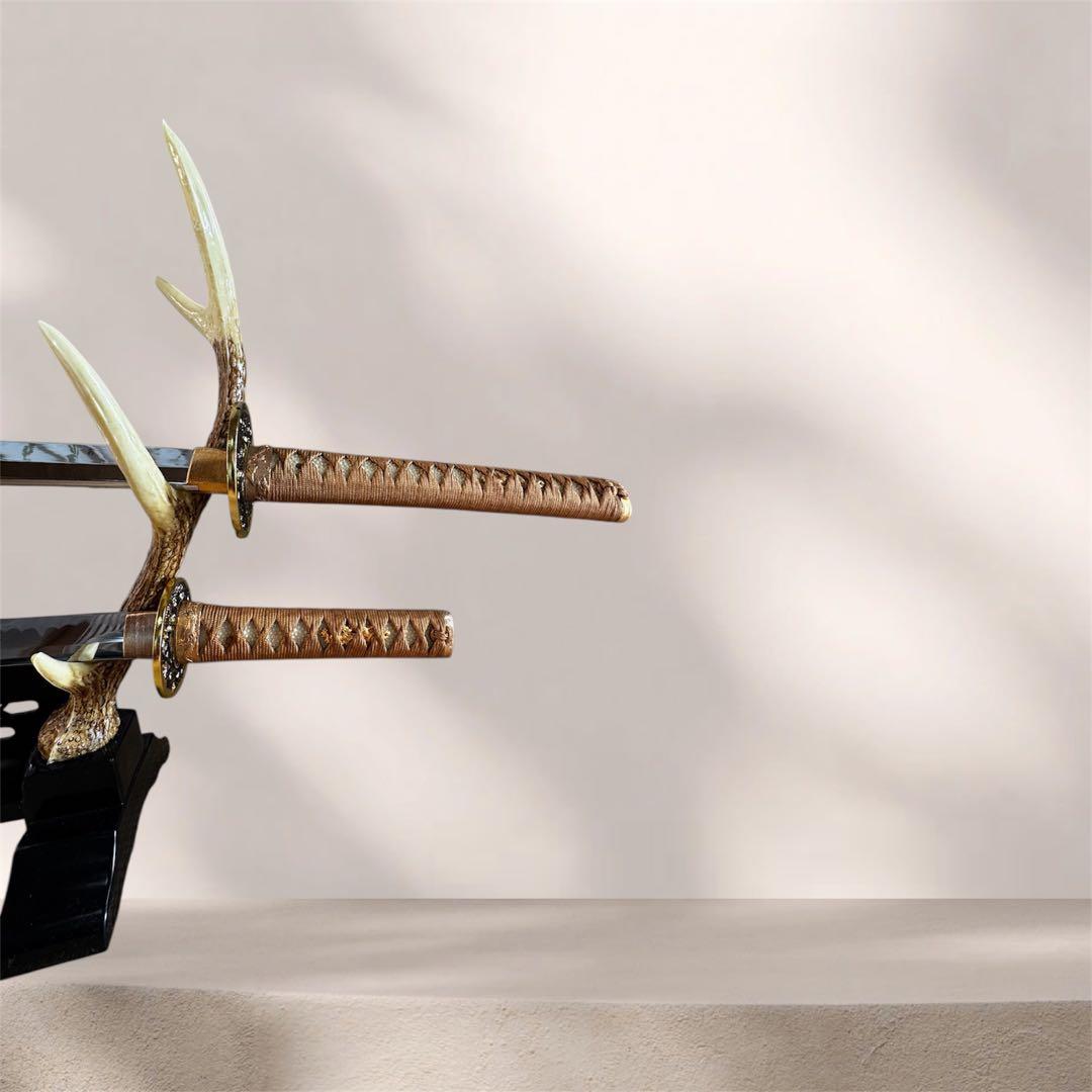 日本刀（模造刀）2本セット　刀置き付きJapanese sword,