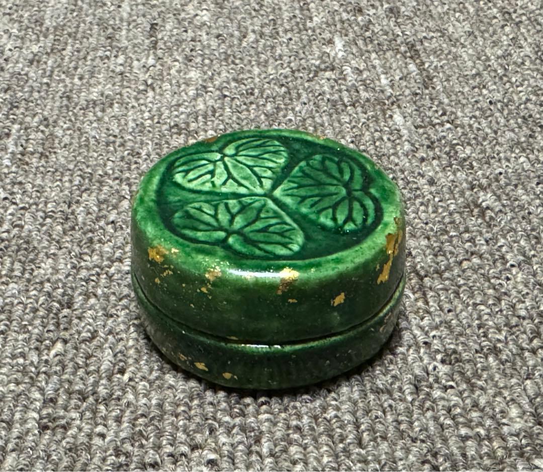 三つ葉葵 葵紋 香合 楽入造