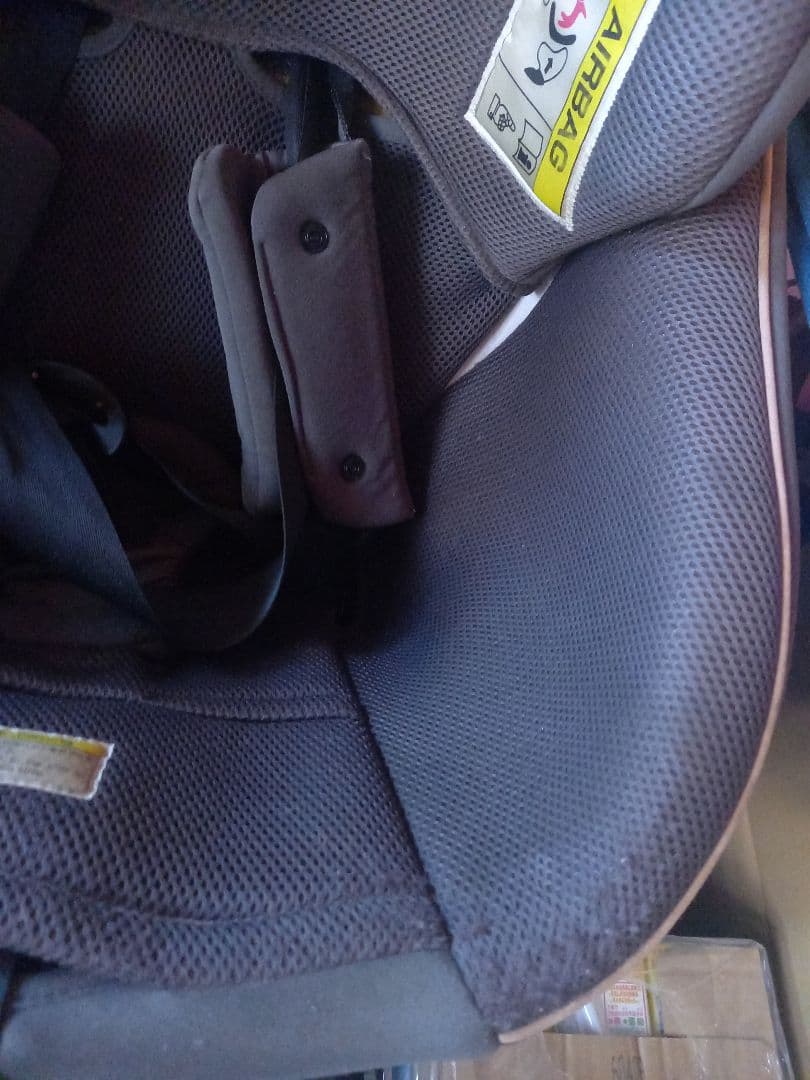 モユキ　Combiチャイルドシート※ダメージ品