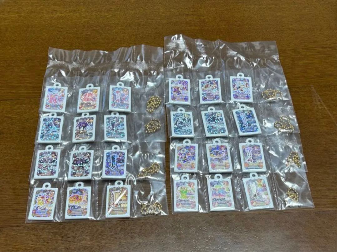 アイカツグッズコレクション　ガチャガチャ　衣装コンプリート