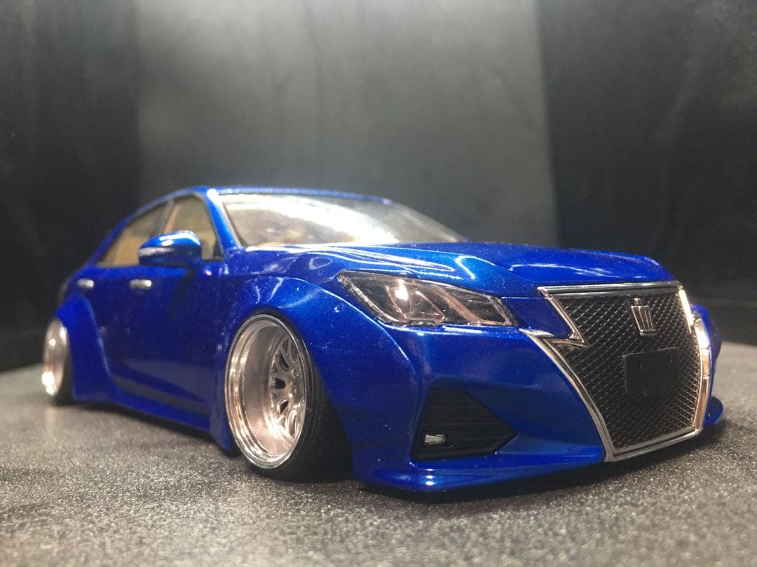 旧車VIPカープラモデル完成品アオシ210クラウンアスリート後期1／24