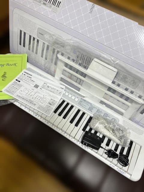 カシオ LK-330 Casiotone 光ナビゲーションキーボード LK330