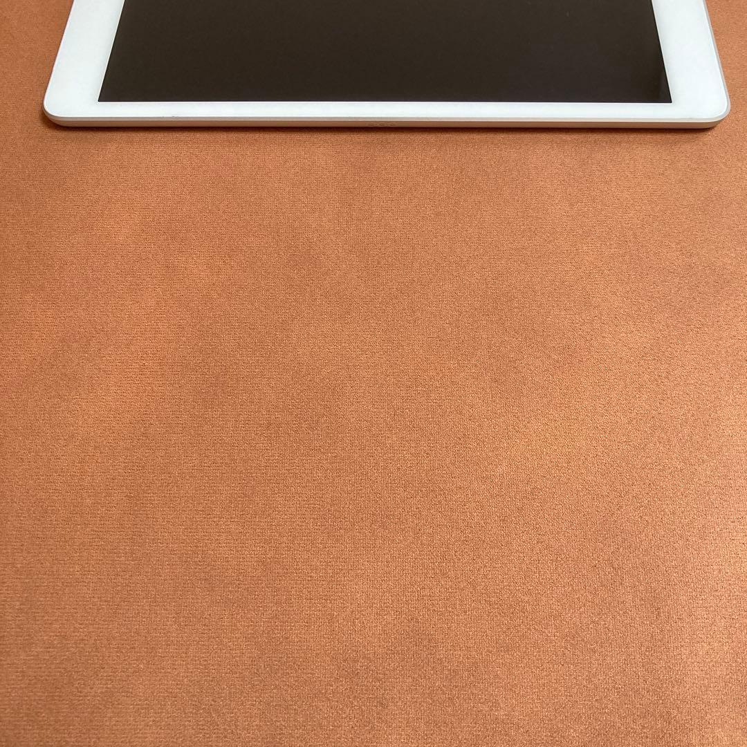 3623【早い者勝ち】外観美品☆iPad8 第8世代 32GB SIMフリー☆