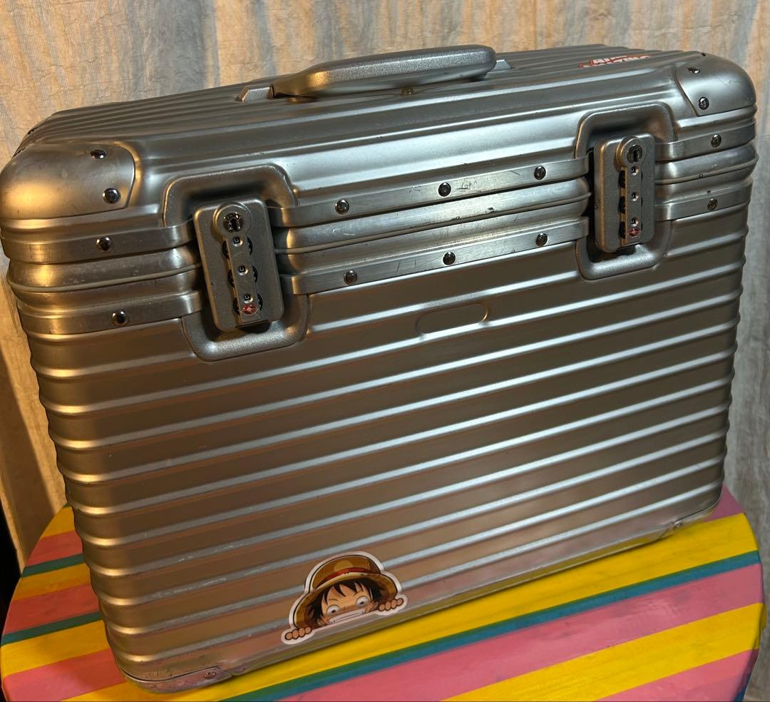 リモワ　パイロット　トロリー　２輪　カナダ製