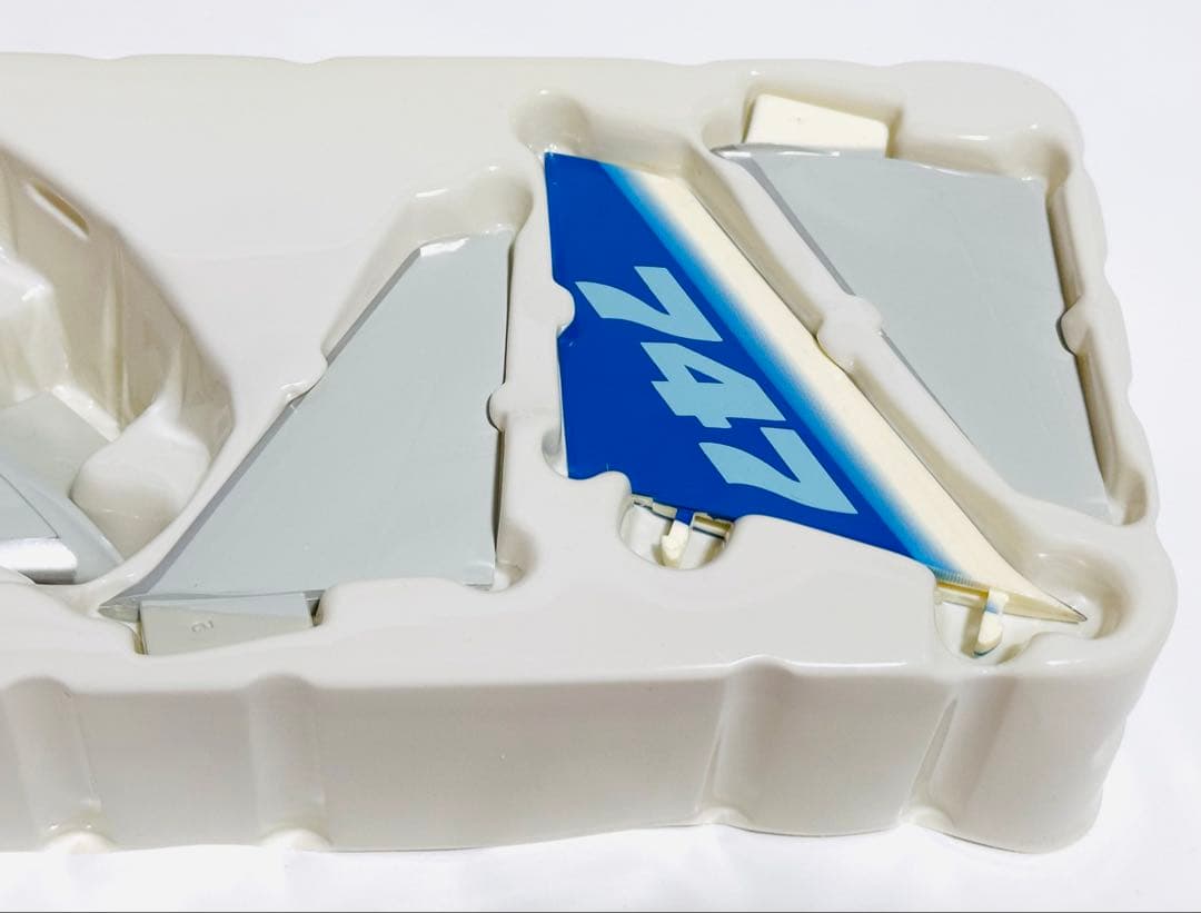 hogan 1/200 B747-8 ボーイングハウスカラー