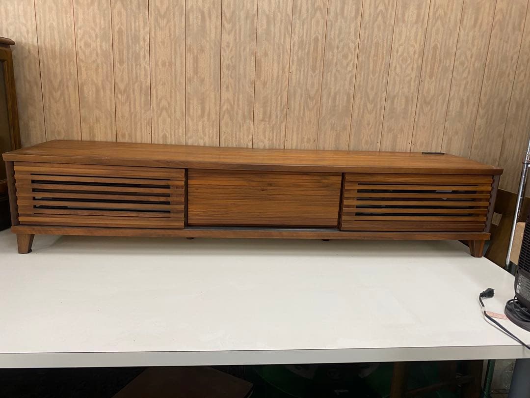 【美品】テレビボード　無垢　一枚板　ウッド調 スラットデザイン テレビ台
