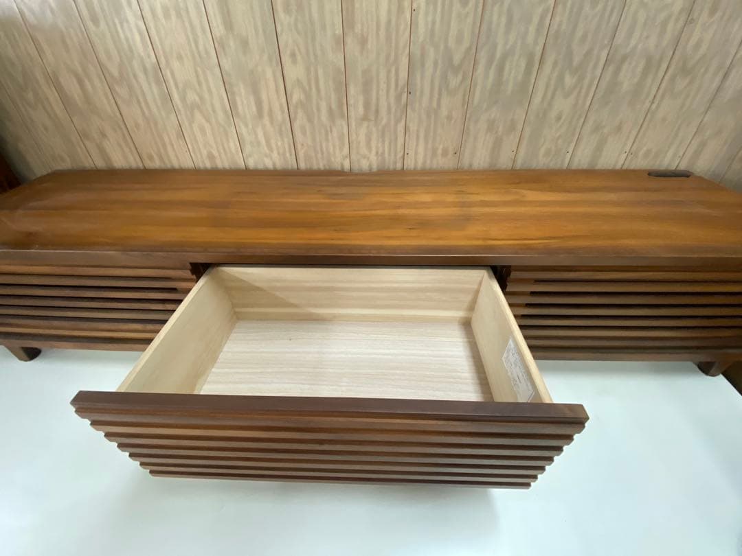 【美品】テレビボード　無垢　一枚板　ウッド調 スラットデザイン テレビ台
