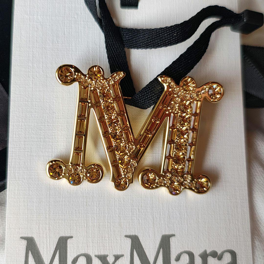 特別SALE✨MaxMara 大人気✨Mブローチ 新色マスタード