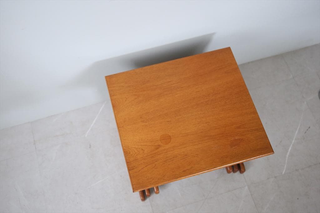 英国アンティーク木製ネストテーブル3台/収納式机/サイドテーブル(88-151)