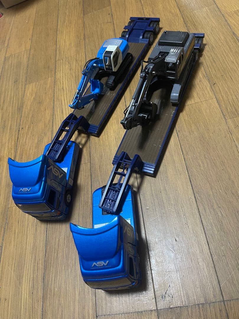 大型低床トレーラー2台　ユンボ2台