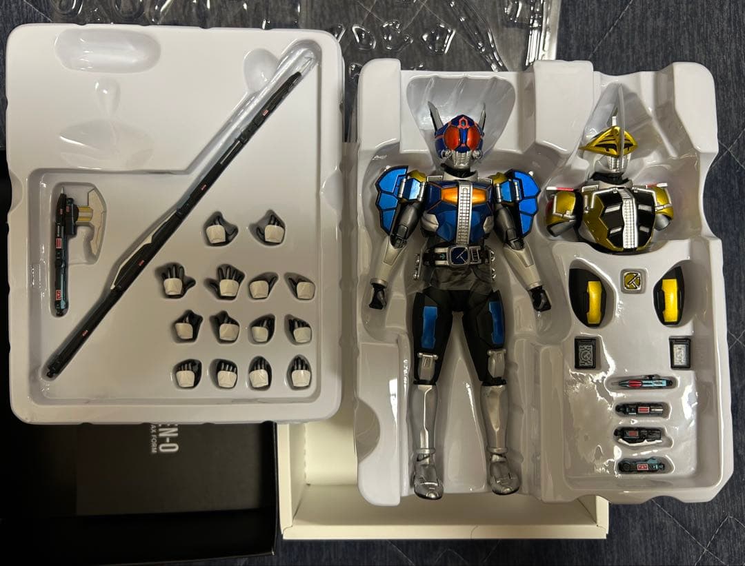 S.H.Figuarts（真骨彫製法） 仮面ライダー電王 ロッド／アックス