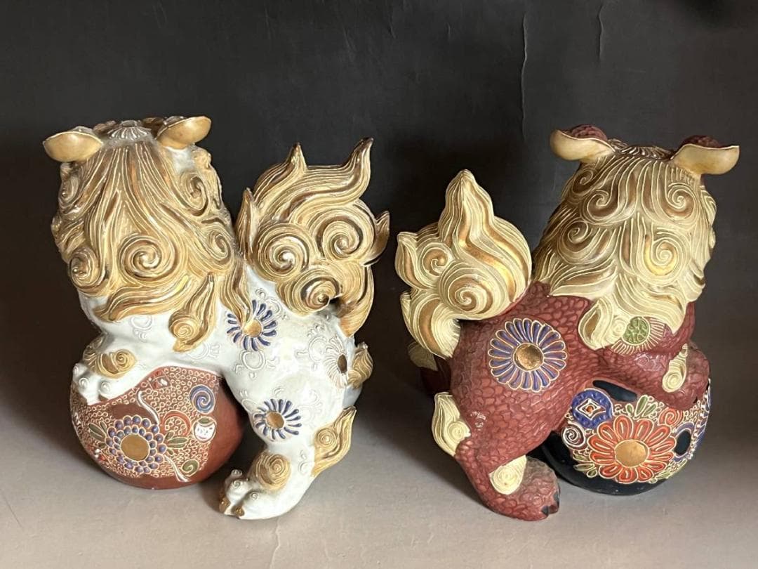 置物■玉乗り獅子 古い九谷焼き 紅白二体 一対 オブジェ 時代物 骨董品■