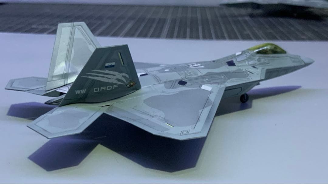 1/144スケールF22ラプターエースコンバット7トリガー仕様