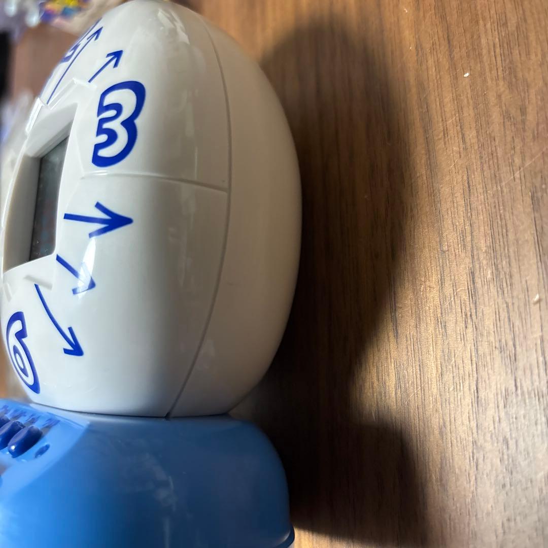 【ほぼ新品】たまごっちの目覚まし時計 めざまっち 白