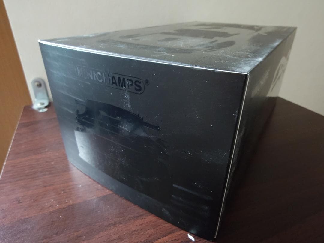 ミニチャンプス 1/18 ポルシェ 911 992 GT3 ツーリング ホワイト