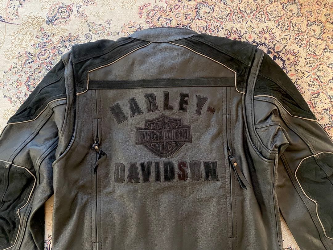 新品未使用HARLEY-DAVIDSON ブラックレザーロゴジャケット在庫限り。