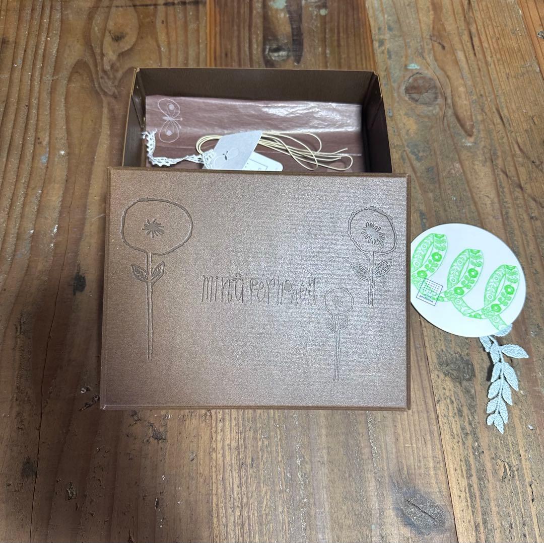 ミナペルホネン　ブローチ4点セットおまけストールetc付き