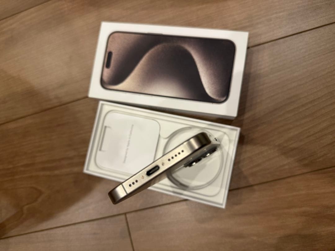 【中古品】おまけ付！iPhone15 Pro 256GB simフリー