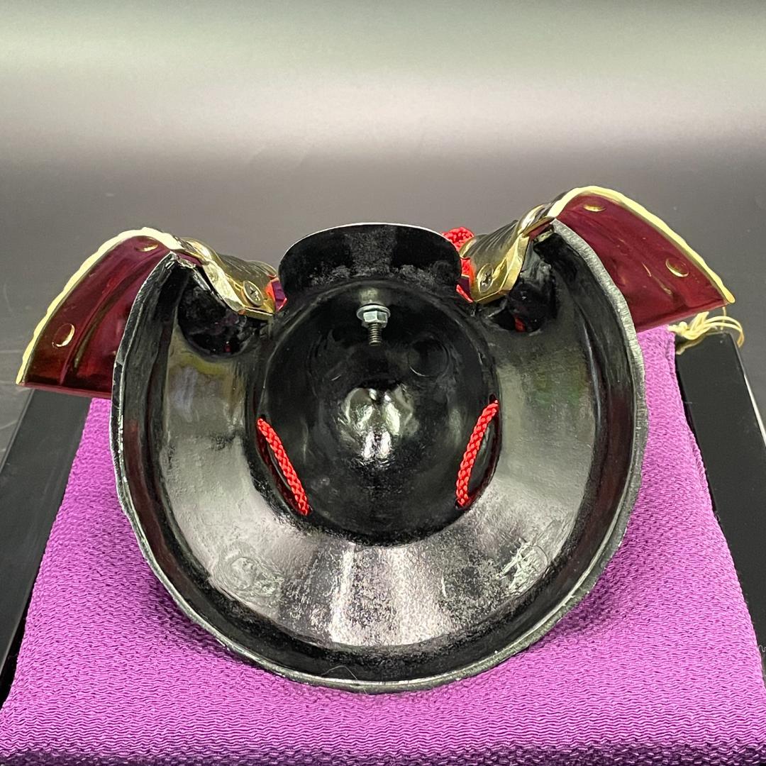 戦国武将兜 織田信長公 出世兜 飾台 盃 セット ミニ兜 金色兜 黒兜 赤房