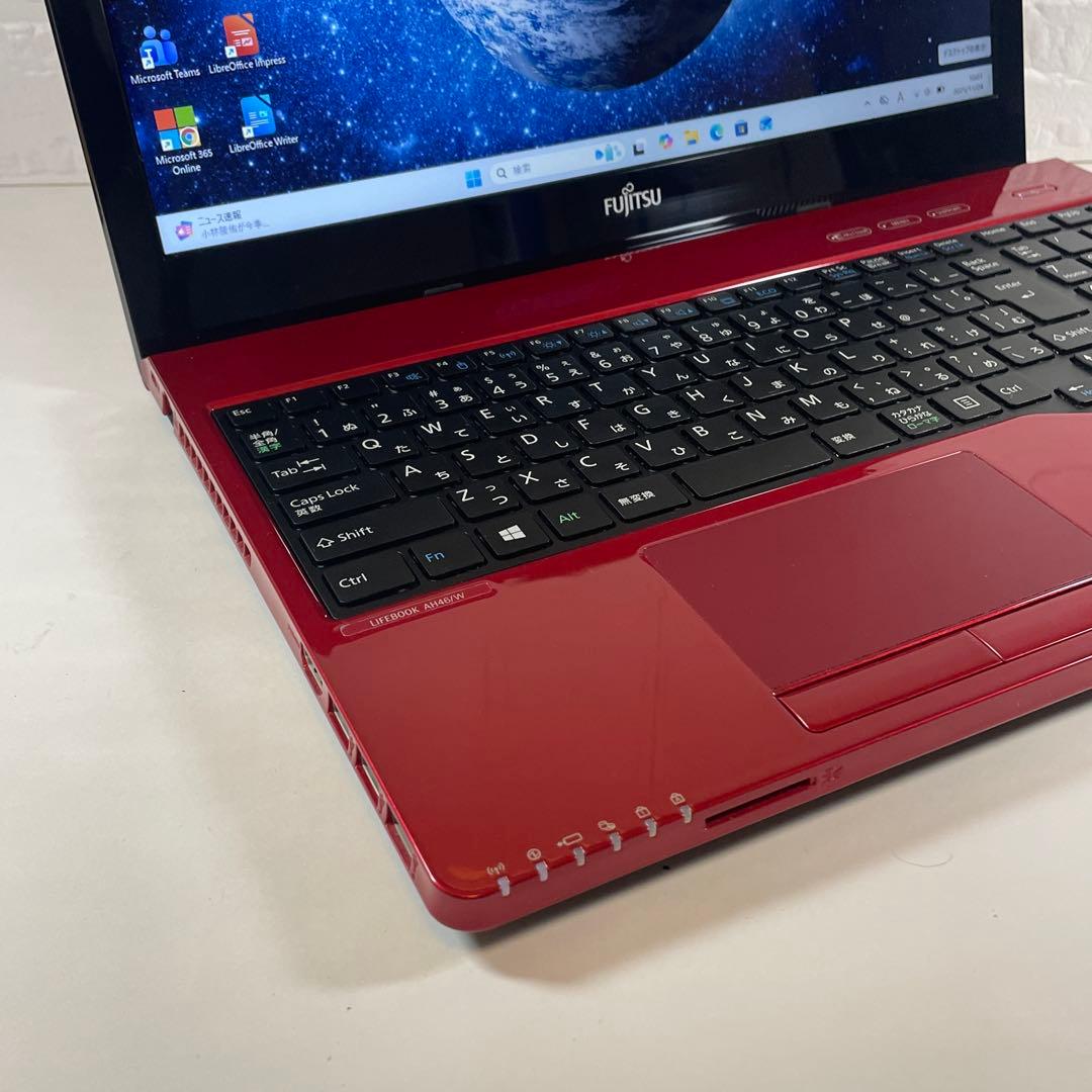 【美品】富士通☆LIFEBOOK☆レッド☆SSD搭載サクサク☆カメラ付き