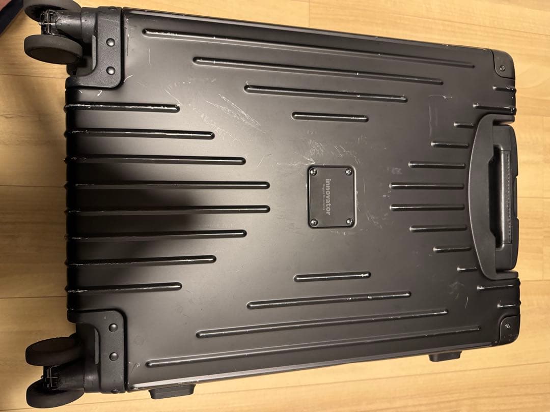 【中古】イノベーター　スーツケース　アルミ　ブラック innovator