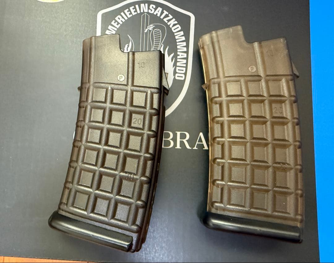 東京マルイ ステアーAUGスペシャルレシーバータイプ＋マガジン、330連マガジン