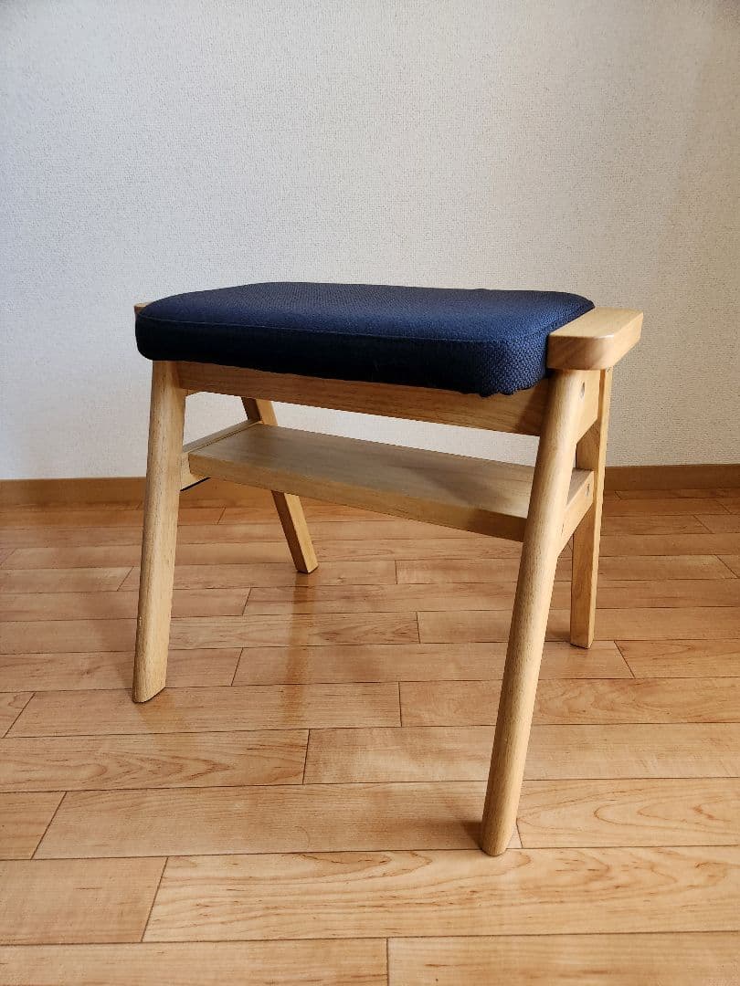 無印良品　残反をつかったスタッキングスツール　ネイビー