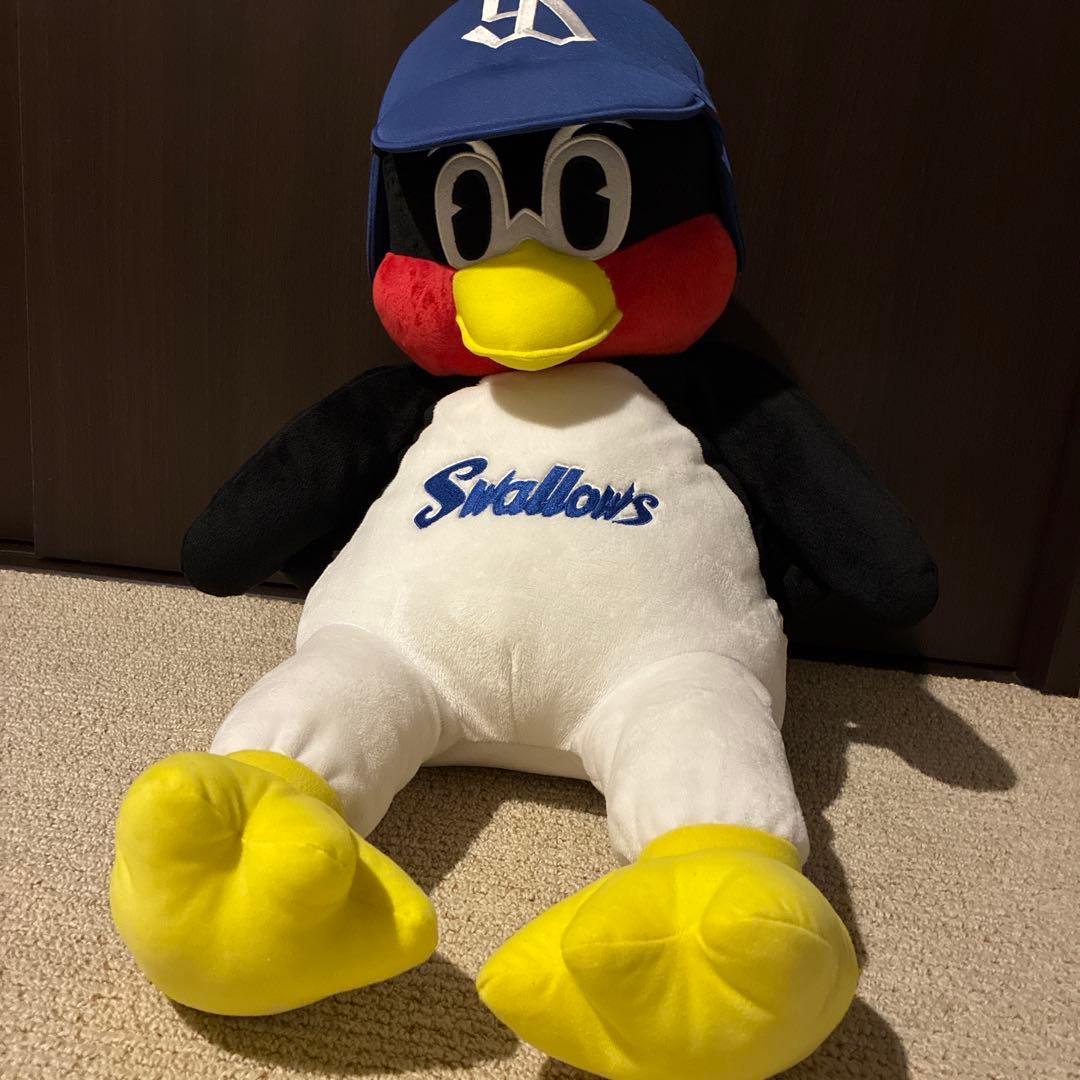 つば九郎　お座り　特大　ぬいぐるみ