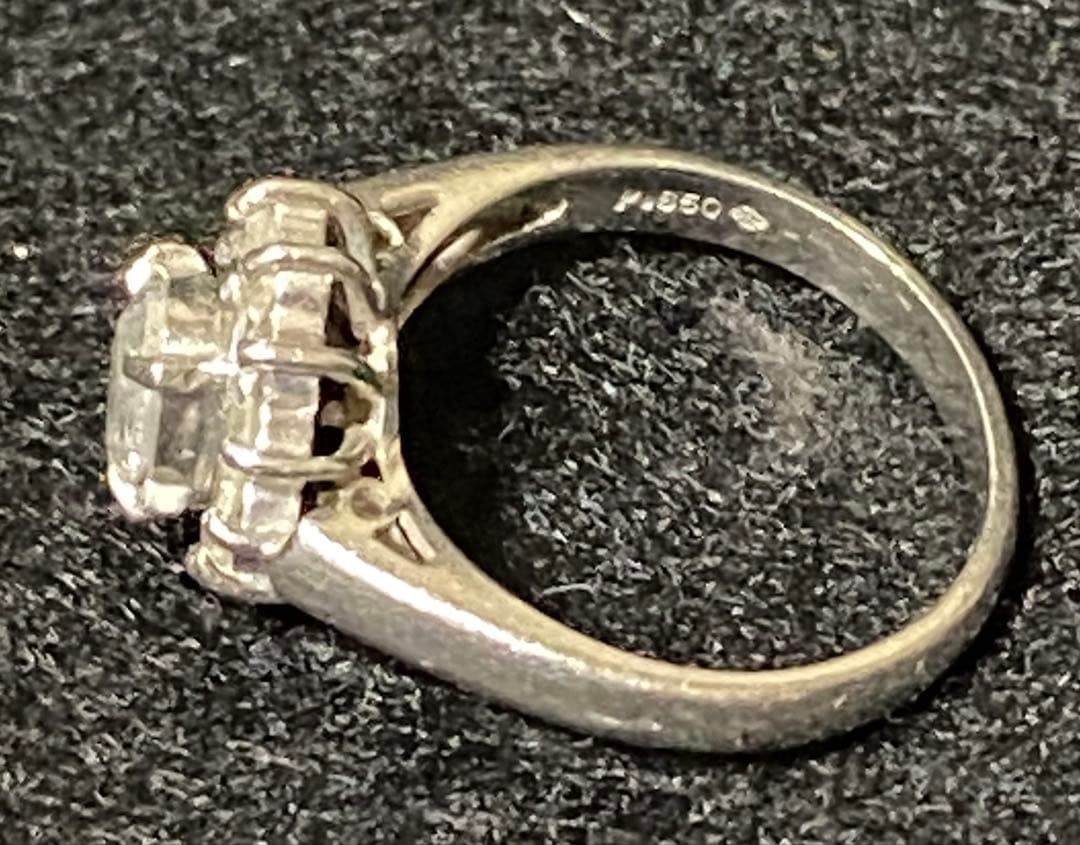 天然ダイヤモンド オーバルカット プラチナリング 指輪 pt850