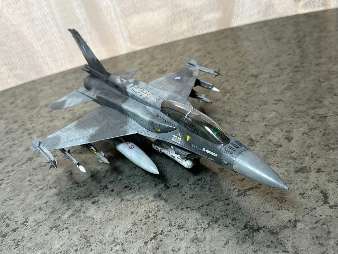 ハセガワ1/48 F-16F (BLOCK 60)FIGHTING FALCON