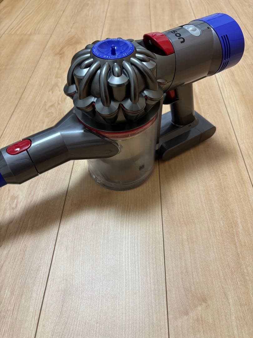 【S】 Dyson V7 SV11 コードレスクリーナー　スタンドセット
