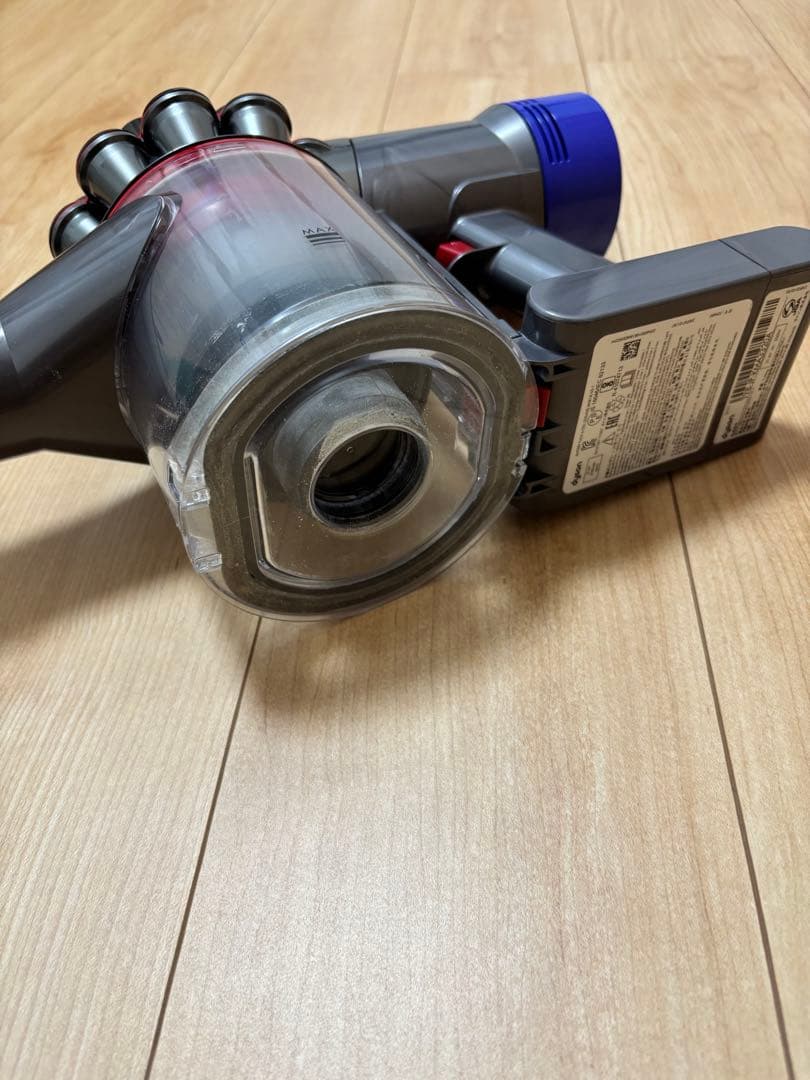 【S】 Dyson V7 SV11 コードレスクリーナー　スタンドセット