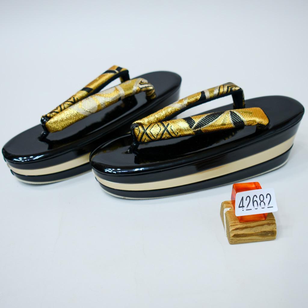 草履バッグセット 帯地 三段 フリーサイズ 24cm 金色×黒色 NO42682