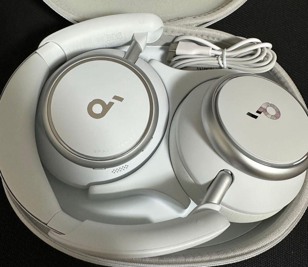 soundcore ANKERワイヤレスヘッドホン イヤホンセット（ホワイト）