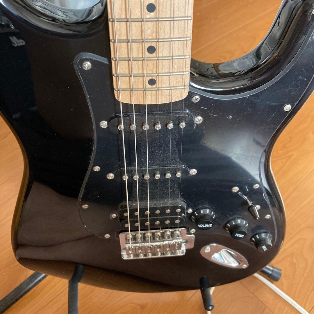 Squier Stratocaster HSS ブラック　チューナーシールド付き