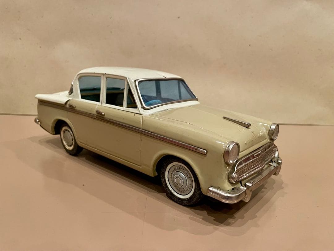 1961年【いすゞ】ヒルマンミンクス ハイスタイル　バンダイ　ブリキミニカー