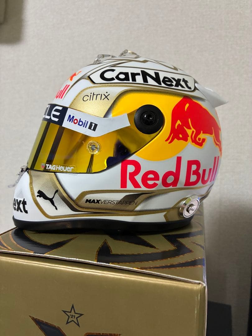 美品 1/2 マックス・フェルスタッペン 2022 本戦用 ヘルメット