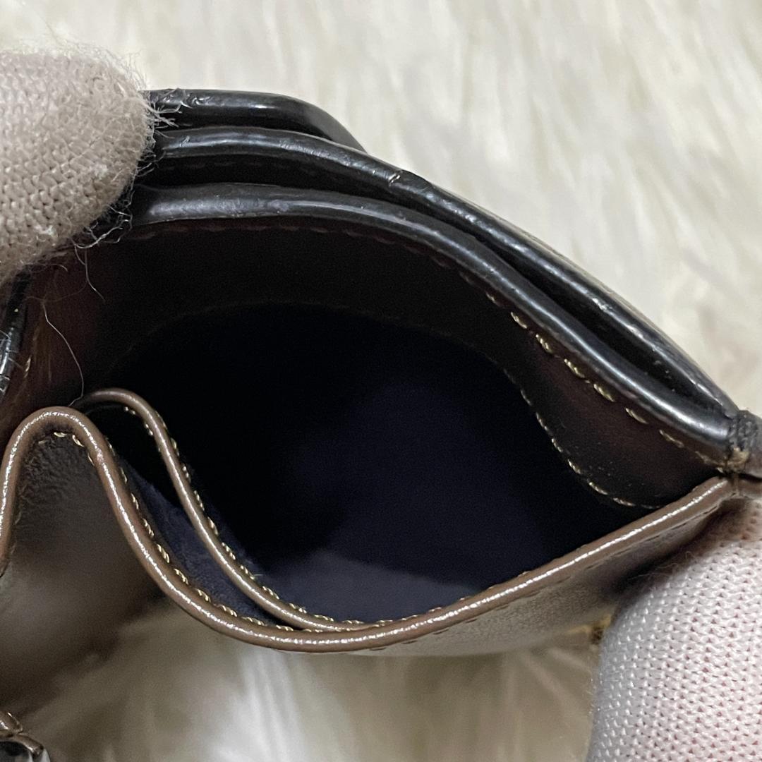 フェンディ　エフイズ　ズッカ　エンボス　コンパクトウォレット　三つ折り 財布