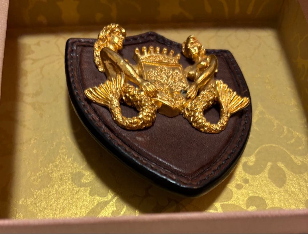 美品！お値下げ！ミュウミュウ激レア♡雑誌掲載ブローチ♡